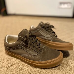 Women’s vans Old Skool Skate Shoe, Size 7, Chocolate/Gum